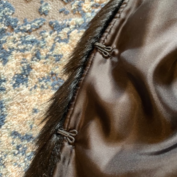 TOPSHOP Faux Fur Black Vest - Picture 4 of 6